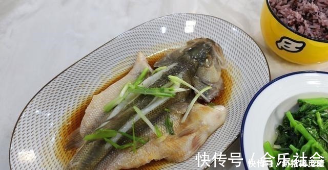油菜苔|中学生放学回家,吃上这样的晚餐,直呼太美味,比食堂的饭菜香