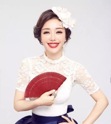 选手 央视当家花旦维妮娜:真心为选手着想的主持人