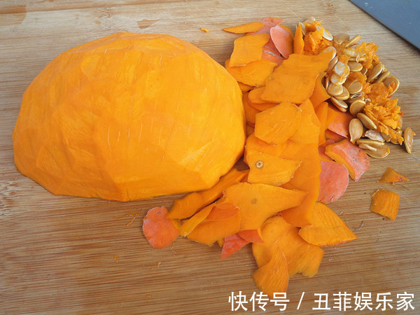 调饺子馅有诀窍，饺子店厨娘透漏这种调料必不可少，涨知识了