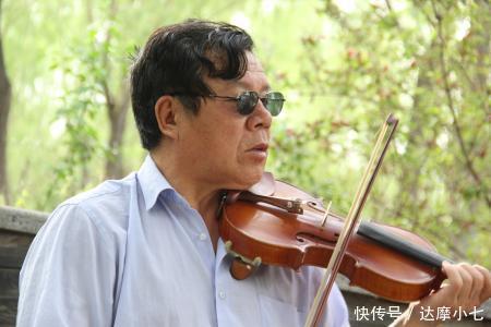 预防老年痴呆|老人若出现4种情况,老年痴呆可能要来了,做子女的别忽视了