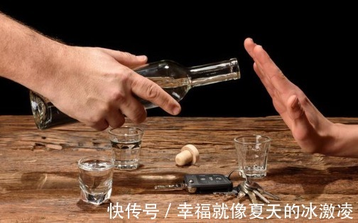 高血压|高血压患者喝酒有何危害高血压患者少喝酒，这4点好处不可不知