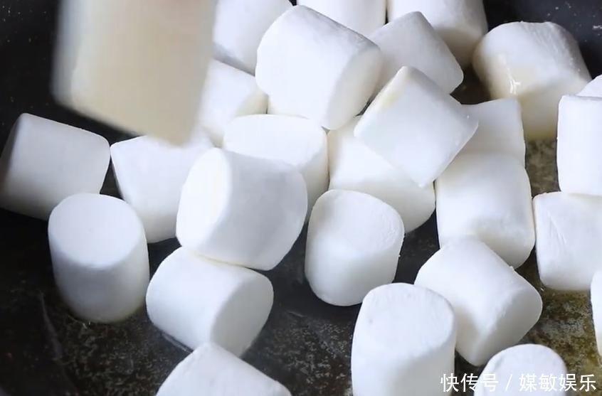 香甜美味的牛轧糖其实很简单,在家做卫生又放心,赶紧学习下吧