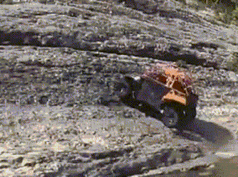 |搞笑GIF：坐地铁时对面坐着一位漂亮的外国妹子，我要搭讪吗