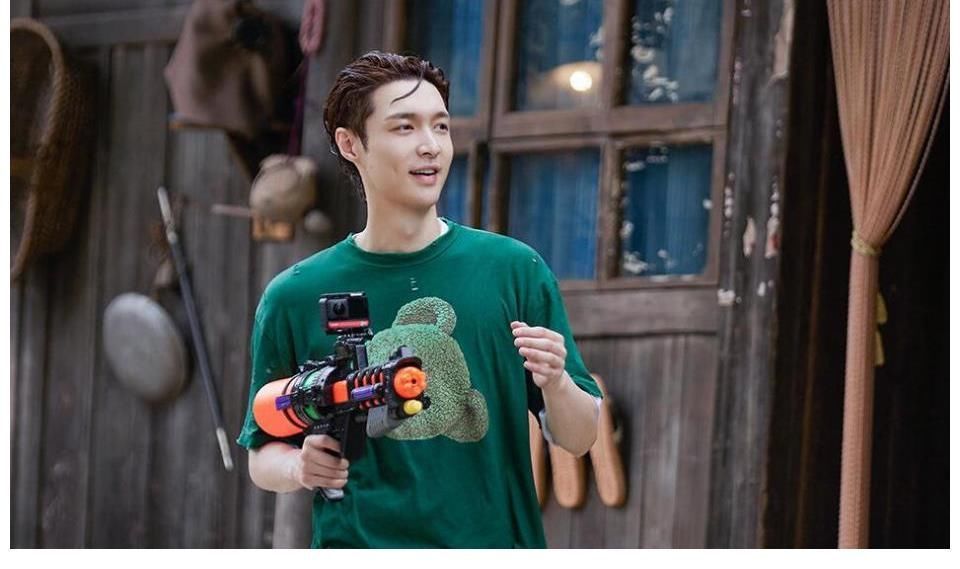 张艺兴湘江水舞台燃炸应该感谢黄渤,但黄渤最担心的事还是发生了