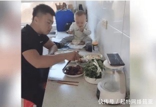 这就是传说中的爸爸带娃,妈妈看到肯定生气,网友:随爸爸