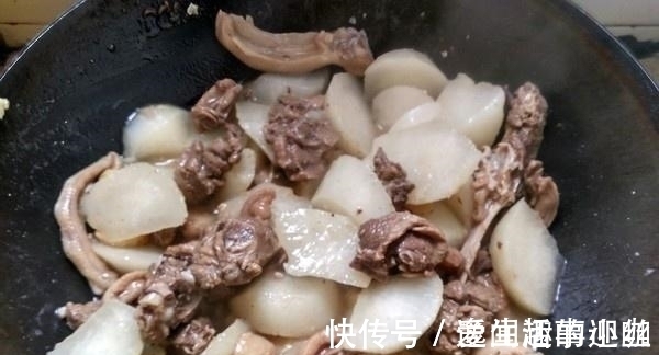 美味|女人要想老得慢,这菜要常吃!美味营养又便宜,8毛钱1斤!