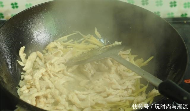 白酒最怕的“解药”就是它,每家每户都有,酒前吃不怕醉对肝很好