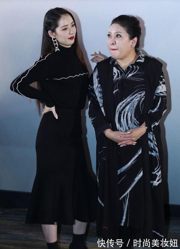 搭配 向太真的太会打扮了,穿“7万”羽绒服配长靴,高级洋气又气质