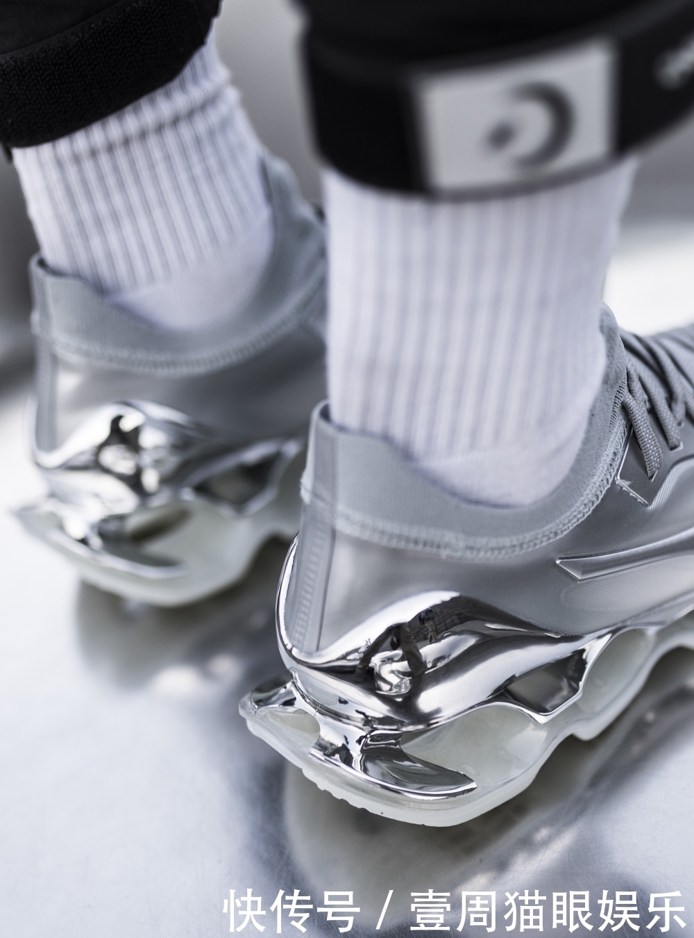 近期「最限量球鞋」就是它！潮流「性感大师」联名