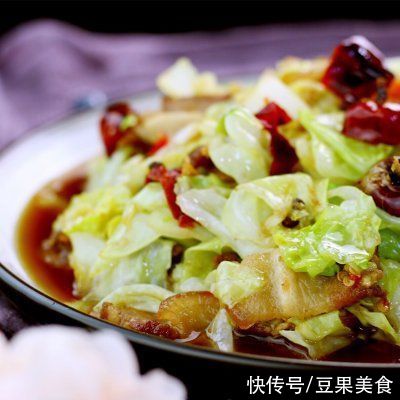 想吃|这#用美食,讲故事#手撕包菜连吃3天了!明天还想吃