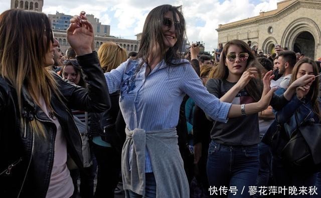 战败|割地求和之后,国家可能爆发内战,总统呼吁:国民团结起来