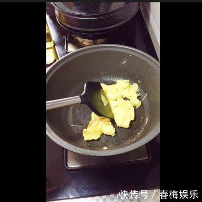 腊肠炒饭|有了这些简单美味.无敌巨好吃的腊肠炒饭，实力下酒