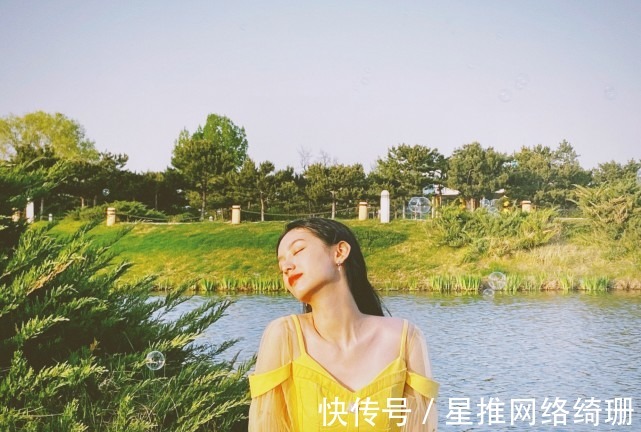 泡泡袖|三张海报，三种风格，周也的可塑性真的很强