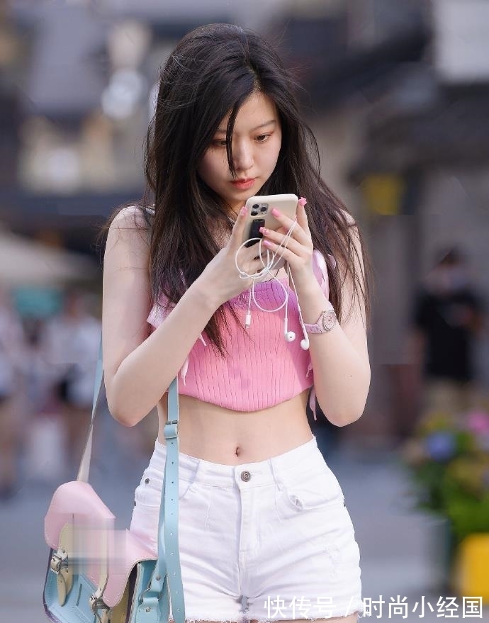 背心 甜美粉色“针织”背心，穿出姑娘俏皮可爱气质