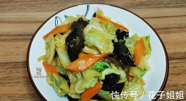 西蓝花|冬天皮肤干燥,别光喝水,8种“高维C”食物要多吃,水润气色好!