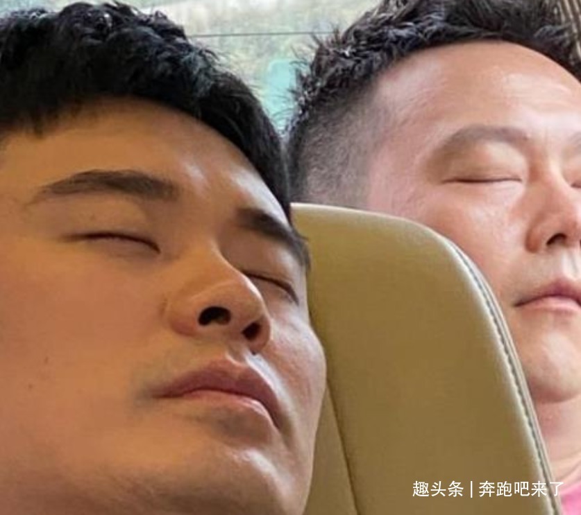 火鍋底料|陳赫火鍋店為啥能火招聘工資不算啥,看到服務(wù)員的長(zhǎng)相明白了