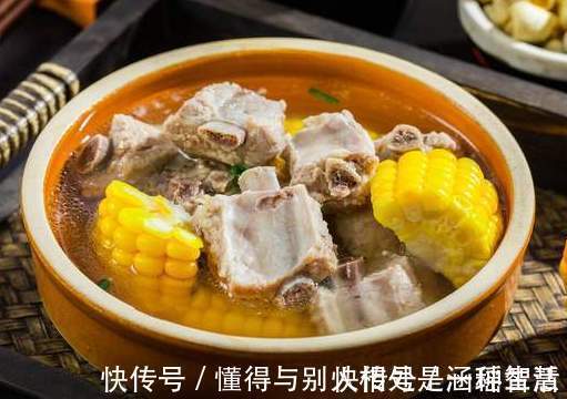 炖排骨时,最忌直接焯水,记得多做一步,排骨没腥味,软烂又好吃