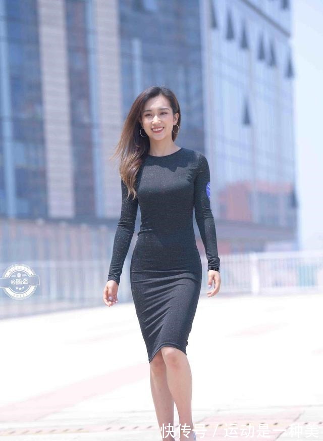 时尚 紧身款包臀裙时尚动人,让造型显得低调耐看,清凉舒适!