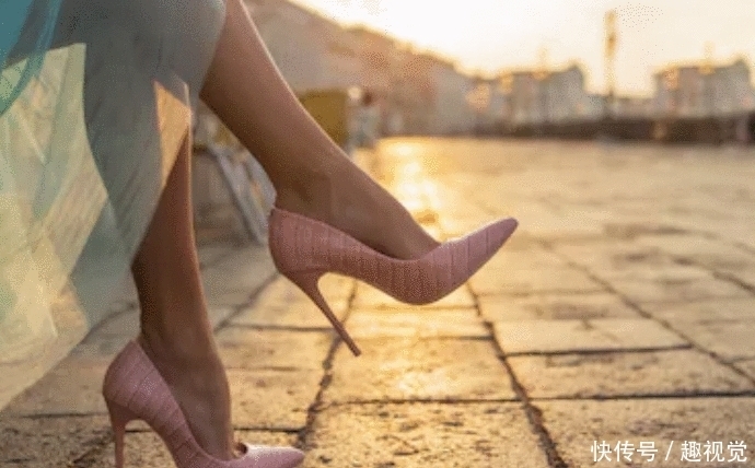 穿高跟单鞋轻松踏出自信姿态, 让你轻松成为职场女王