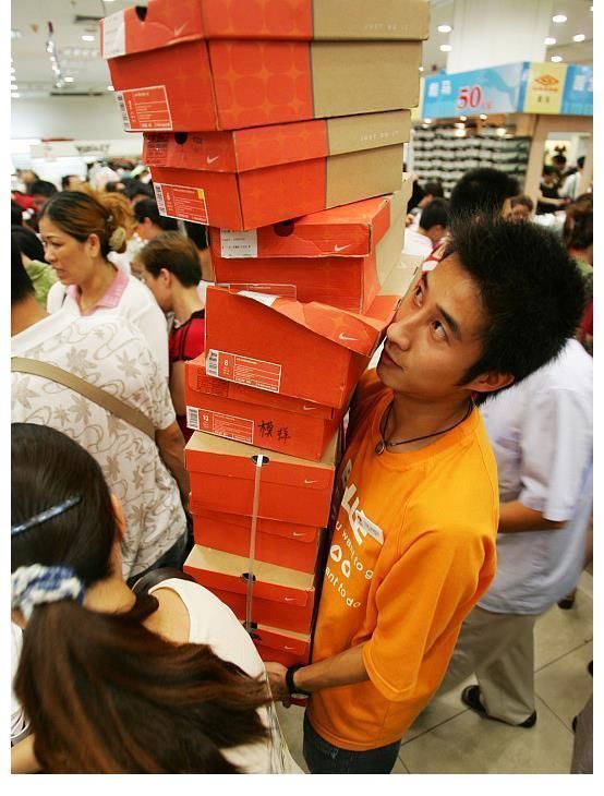 国货|中国“空气鞋”一炮而红!耐克迎来压力,这样的国货耐克拿什么赢?