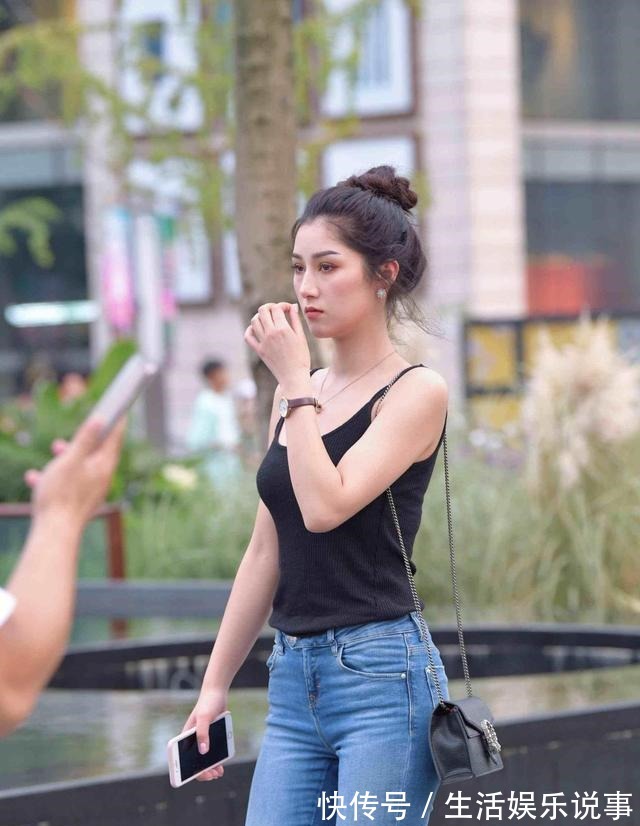 瑜伽裤 时尚帅气的瑜伽裤穿搭年轻有品位，轻盈大方又显气质，经典时髦！