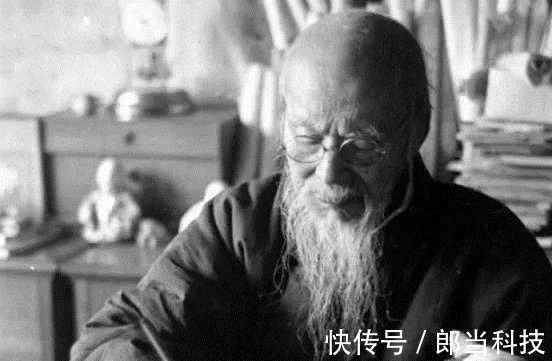 临摹$女徒弟误以为齐白石没画完,擅自添了几笔,764万的画作变成63万