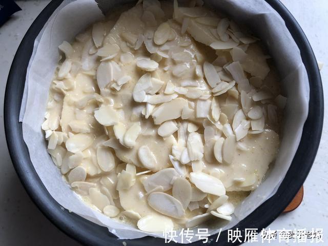 搅拌均匀|天冷苹果吃不完,那就做个香甜的千层蛋糕,少油少糖,做法特简单