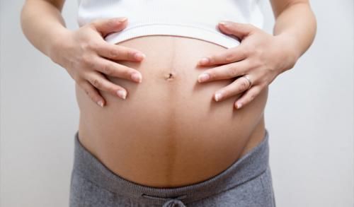 胎儿|怀孕后多久开始显怀,不显怀是否是胎儿发育不良?孕妈要搞清