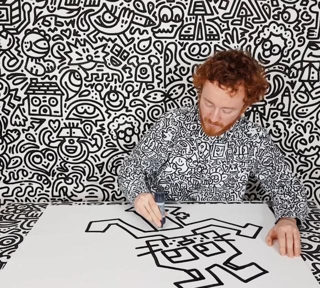 忍不住|小伙子画画月入百万,专家这根本不是画,小伙我承认乱画的