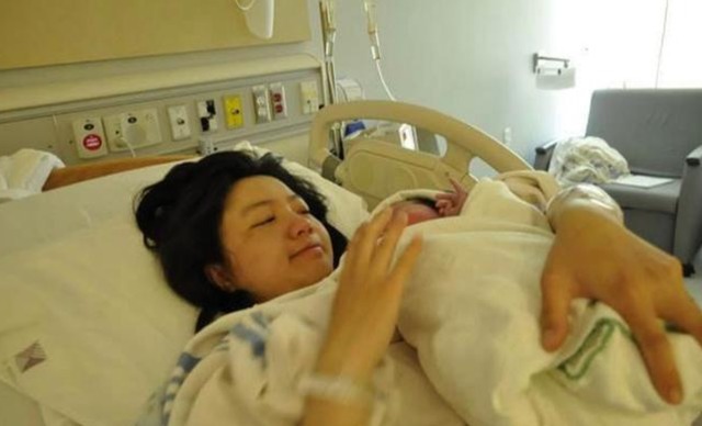 宝宝|最“疼妈”的宝宝走红,出生即“开挂”,网友:难道孟婆不卖汤?