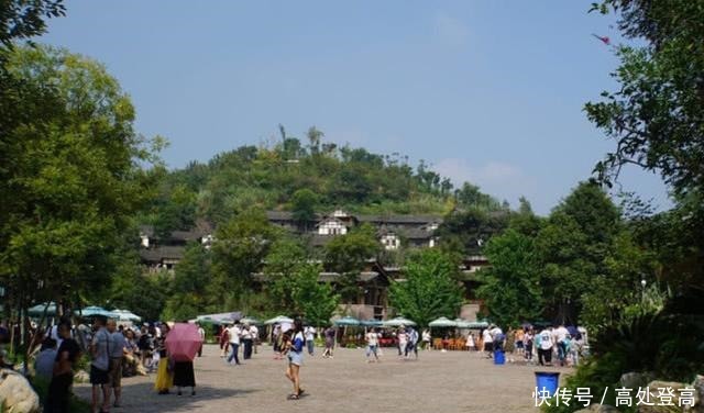 五凤溪古镇|成都深处山水古镇，半边山江半边城，馆内建馆奇景，值得你一游