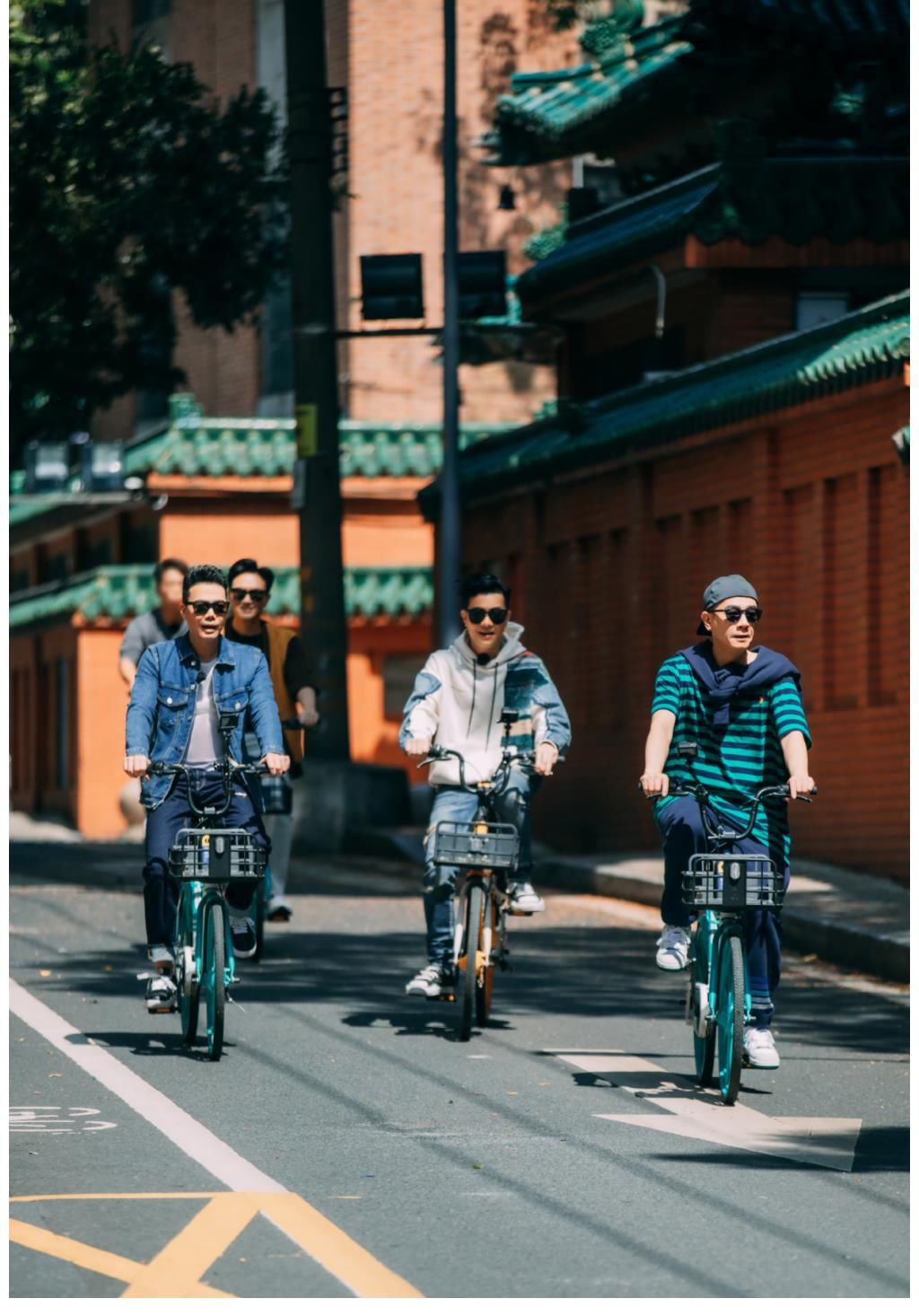 与大家如约见面，五个披荆斩棘的哥哥，后续还有强力嘉宾加盟