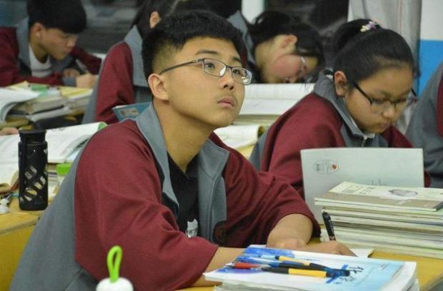 以假乱真|美术生“以假乱真”火了,美术功底堪称大神级别,老师也分辨不出