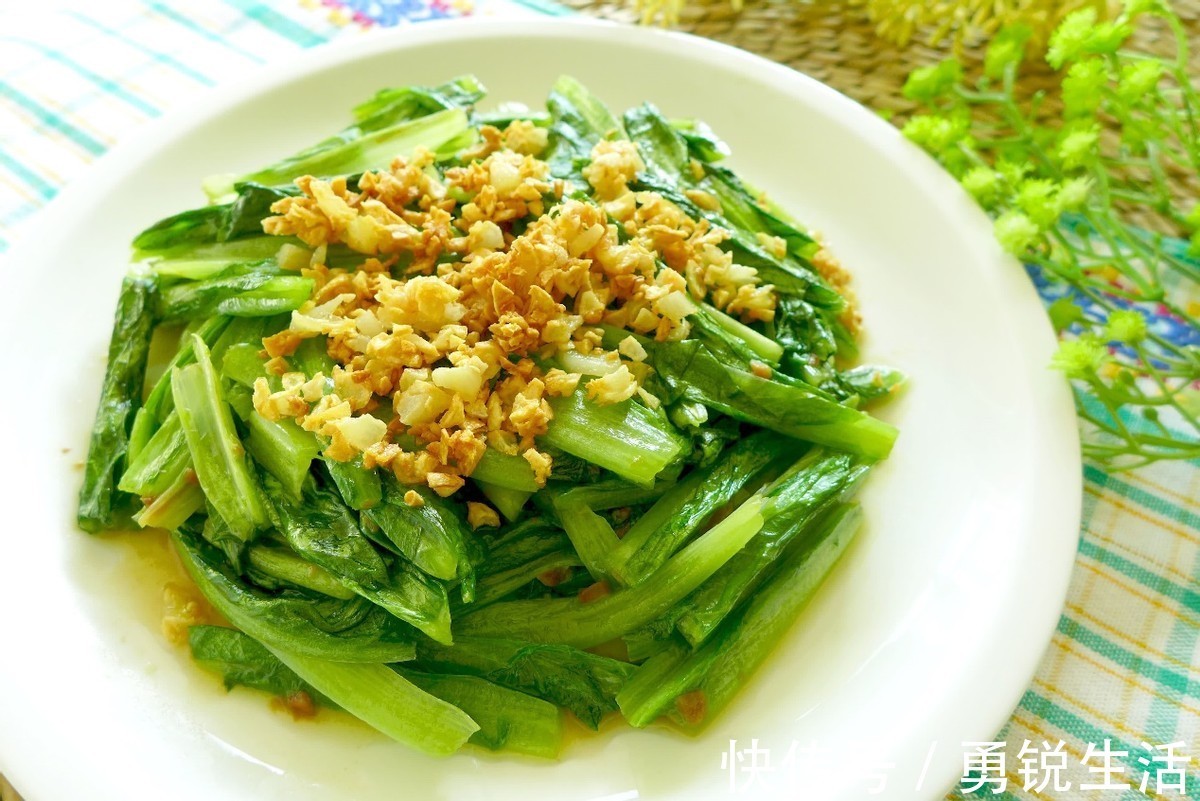 蒜瓣|油麦菜口感清爽，搭配蒜蓉素炒，太好吃了