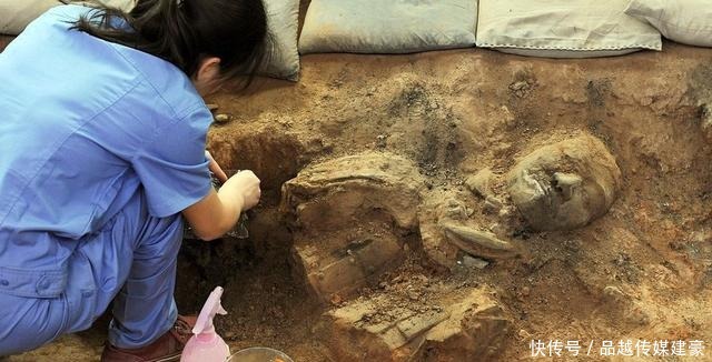 最早发现兵马俑的人,以为挖出的是“土地爷”,上报获奖3毛6分