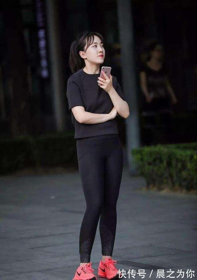 工装裤 瑜伽裤最能体现姑娘仙女般的气质，女人味儿十足，十分吸睛