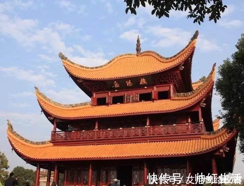 孤舟$晚年杜甫登楼写诗,其中一句雄跨古今,气压百代,千百年无人超越