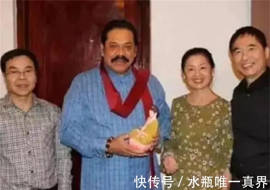 许世$流落在中国的外国公主,皇室请她继承财产被拒绝,并说已扎根中国