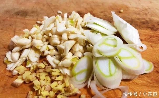 含量|这菜一斤4元,却是南方人的最爱,孕妇要常吃,叶酸含量超高