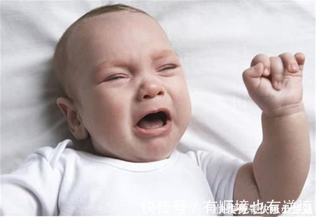 宝宝|小心把新生儿抱成“歪脖子”这种毁身高的抱姿,很多家长都在犯