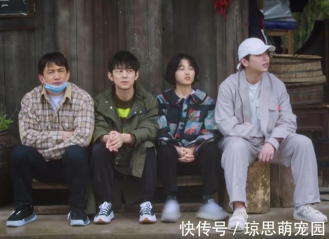 首播就把《跑男》壓得死死的,黃磊與張藝興貢獻了最大看點