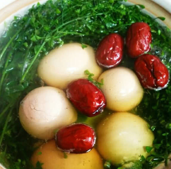 鸡蛋和“它”煮,眼睛明亮视力好,刮油洗肠,嘴巴不臭,皮肤水灵