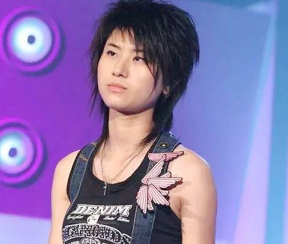 黑马|时隔十五年，超女冠军尚雯婕再夺冠，唱歌黑马变脱口秀黑马略尴尬