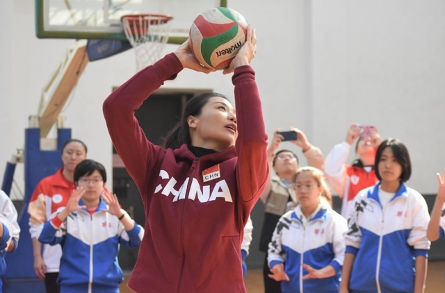 中國女排|女排奧運冠軍曬近照！魏秋月抱兒子笑開花，老公卻因操勞早生白發(fā)