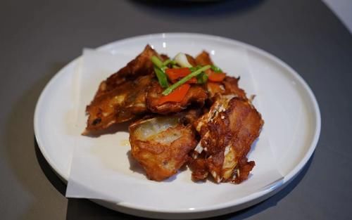 创意虾籽豆腐烩龙虾油条脆，私房牛肉妈妈脆炒肚带你穿越回民国宴