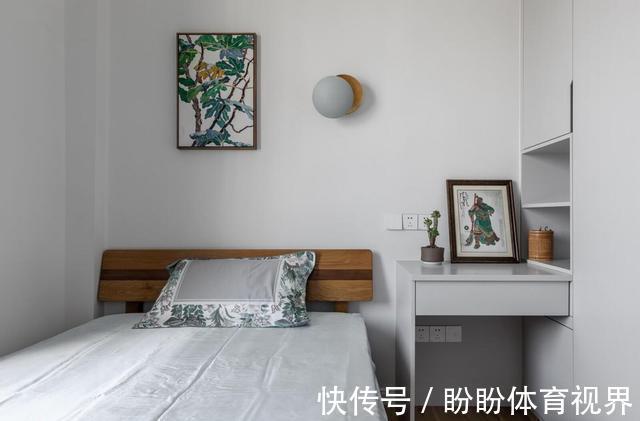胡狸|她以逆向思维,用餐桌代替茶几,入住后,发现出奇的好用