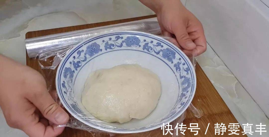 鸡蛋灌饼|吃早餐蛋糕的新方法，淋上蛋液，比手抓蛋糕简单，比鸡蛋灌饼好