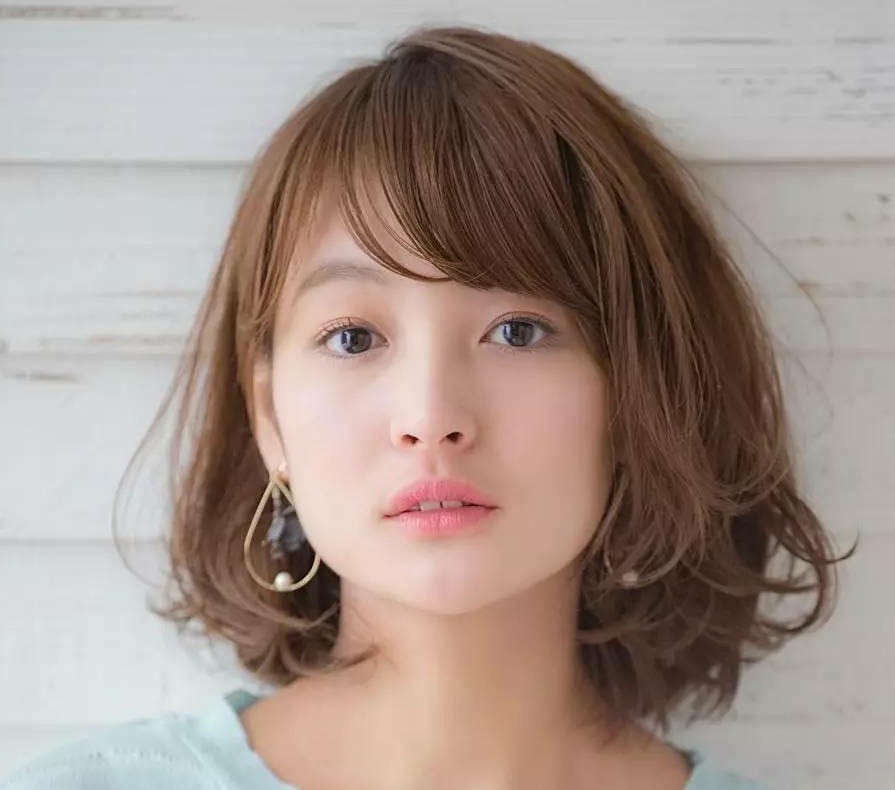 斜刘海 发型圆形篇:大圆脸适合什么发型?学会就能变成小瓜子哦!