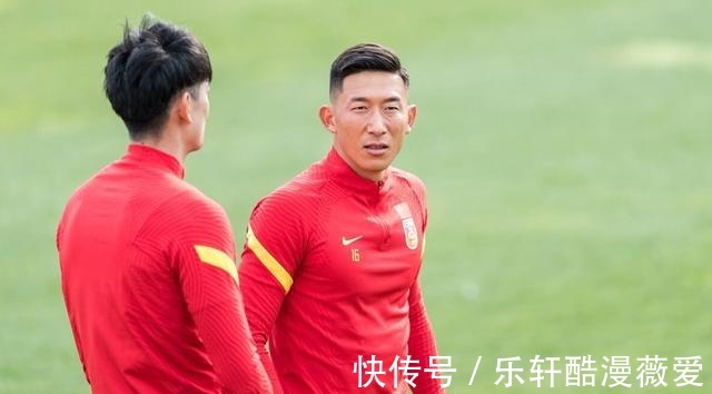 武汉队|打脸李铁李铁爱徒被李霄鹏踢出国足名单,直接竞争者反而入选!