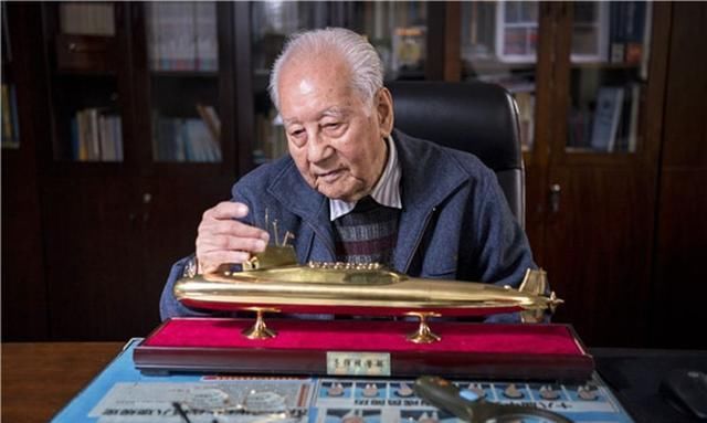  争做|致敬时代英雄，争做时代偶像